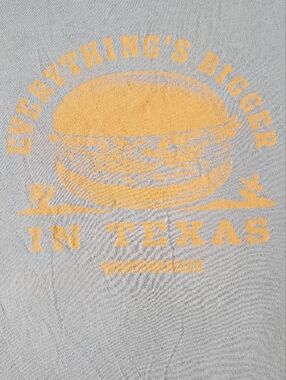 Whataburger "Everything's Bigger in Texas" Graphic Tee - Sz M